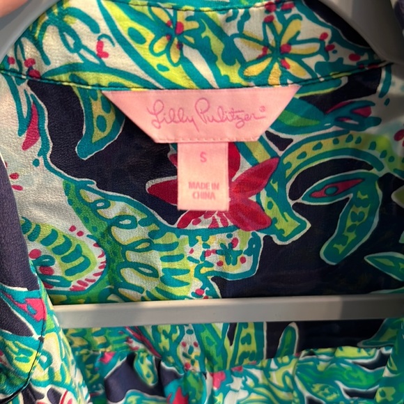Lilly Pulitzer | "Isla Trunk Show" silk blouse Size Small EUC - Picture 5 of 7